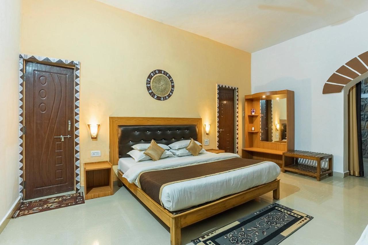 Jungle King Resort Kānha Extérieur photo