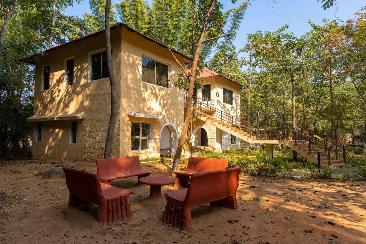 Jungle King Resort Kānha Extérieur photo