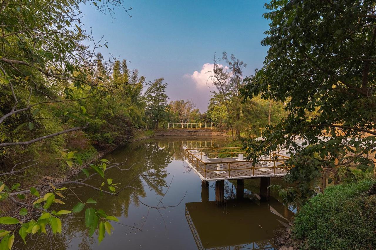 Jungle King Resort Kānha Extérieur photo