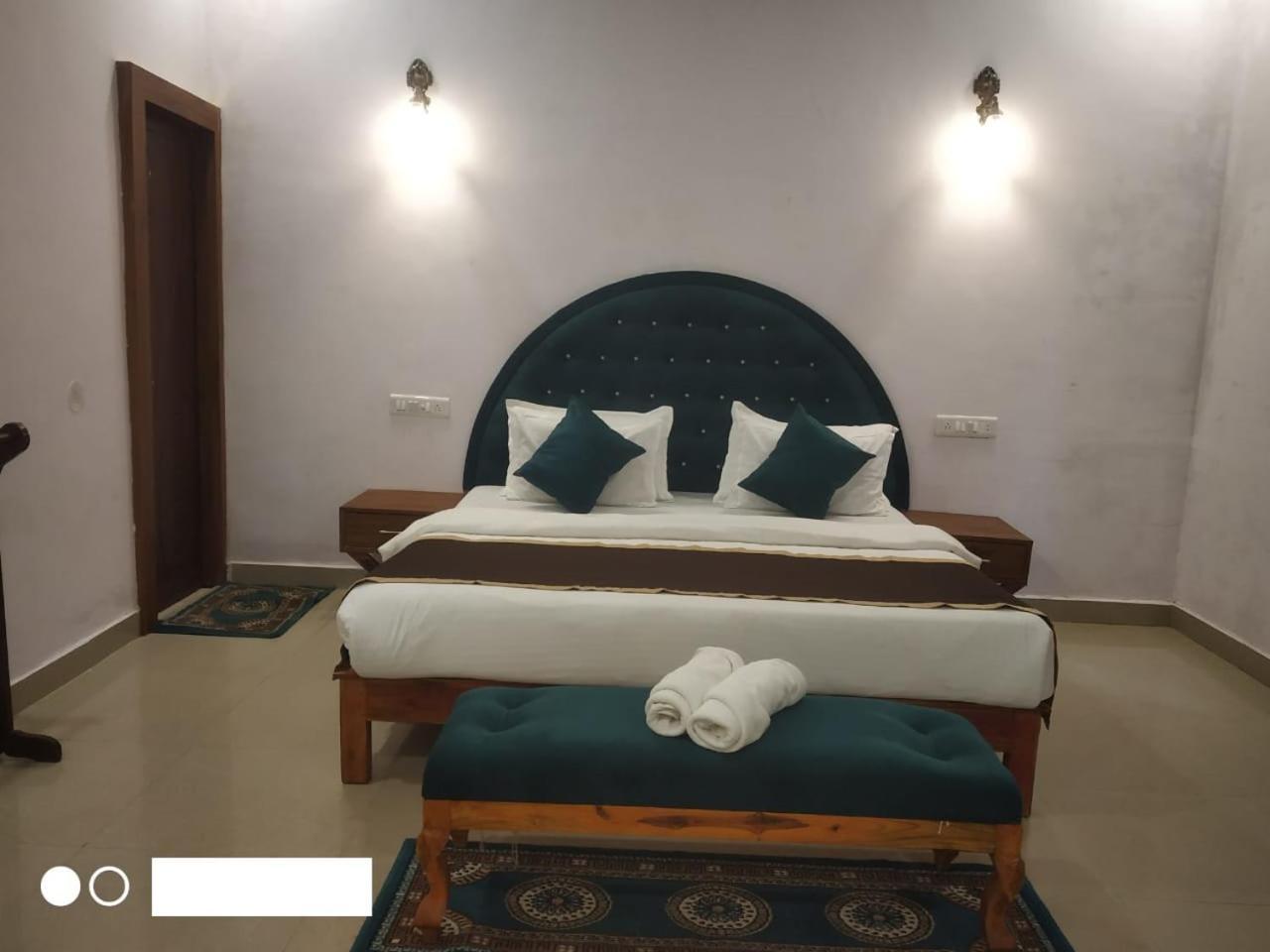 Jungle King Resort Kānha Extérieur photo